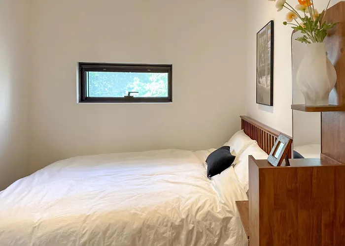 Sobre Hongdae New Open Sale, Spacious 3br 1ba