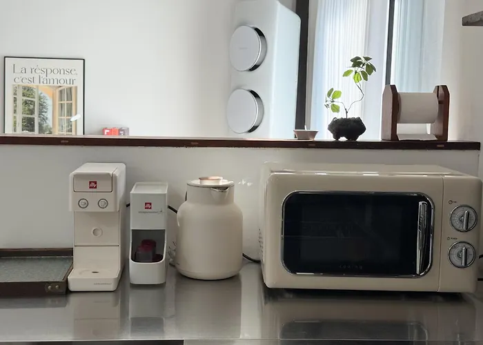 Sobre Hongdae New Open Sale, Spacious 3br 1ba 首爾
