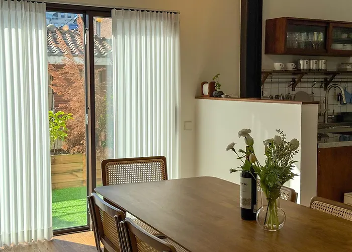 Sobre Hongdae New Open Sale, Spacious 3br 1ba 別墅 *