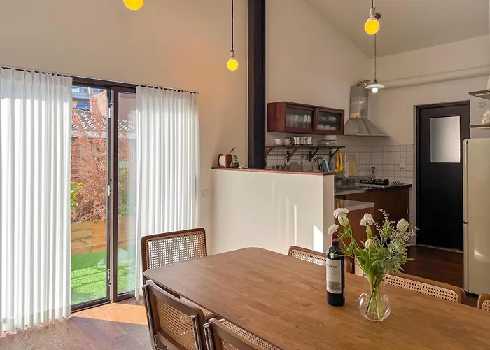 Sobre Hongdae New Open Sale, Spacious 3br 1ba *
